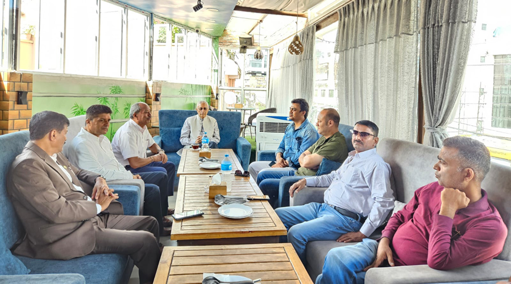 नेपाली कांग्रेसको १५औं महाधिवेशन समयमै हुनेमा आशंका छ :  डा कोइराला