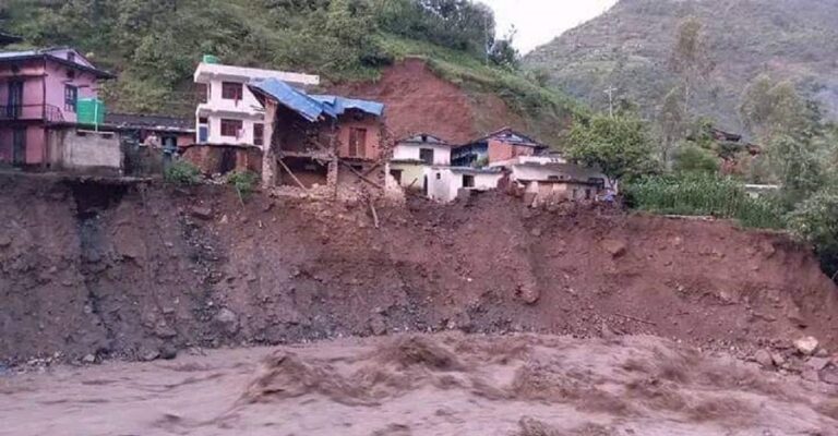 देशभर बाढीपहिरोमा परी दुई सय ४४ जनाको मृत्यु