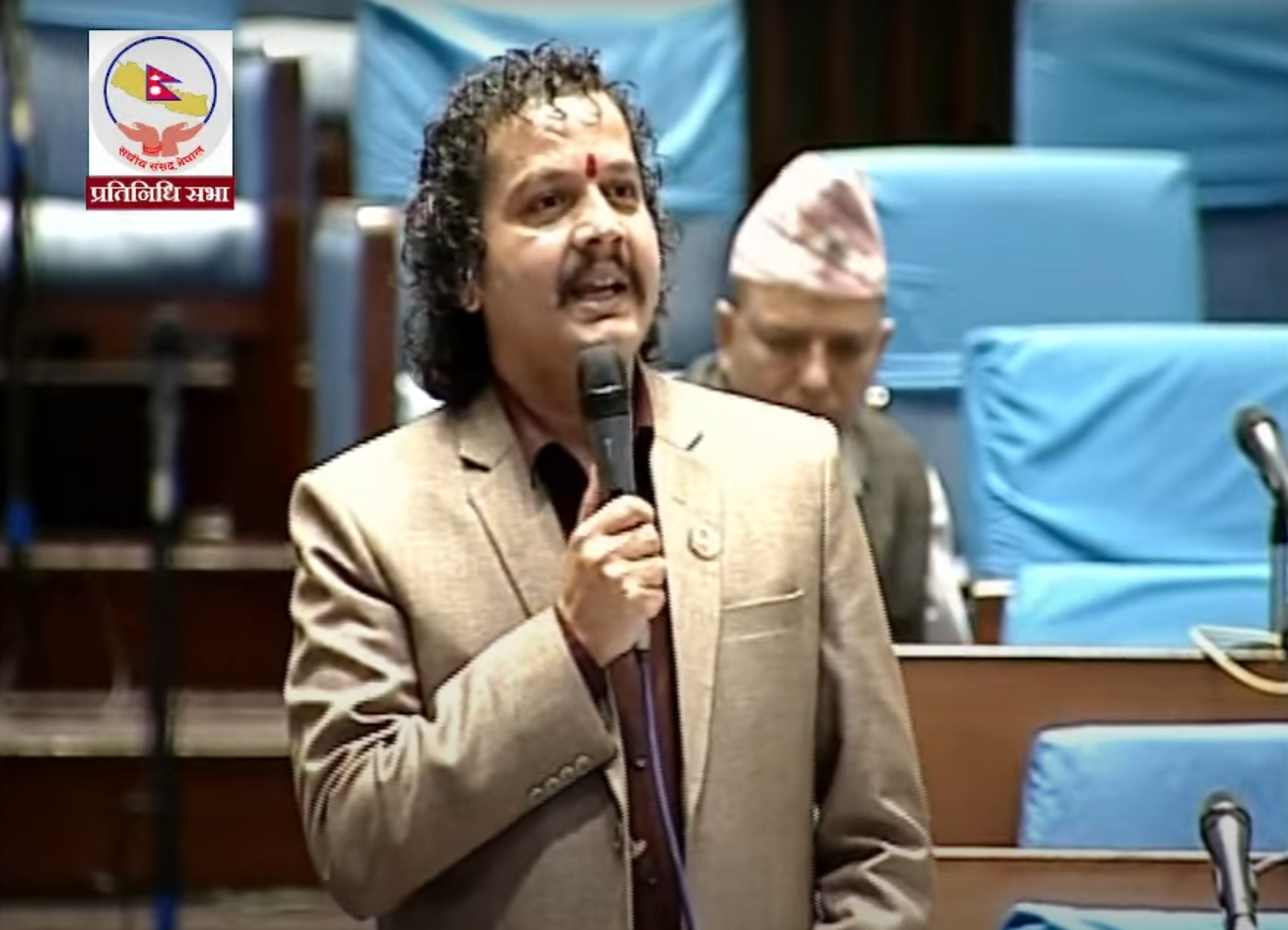 डिआइजी मनोज केसीलाई कसरि सरुवा गरियो ? गृहमन्त्रीले जवाफ दिनुपर्छ’