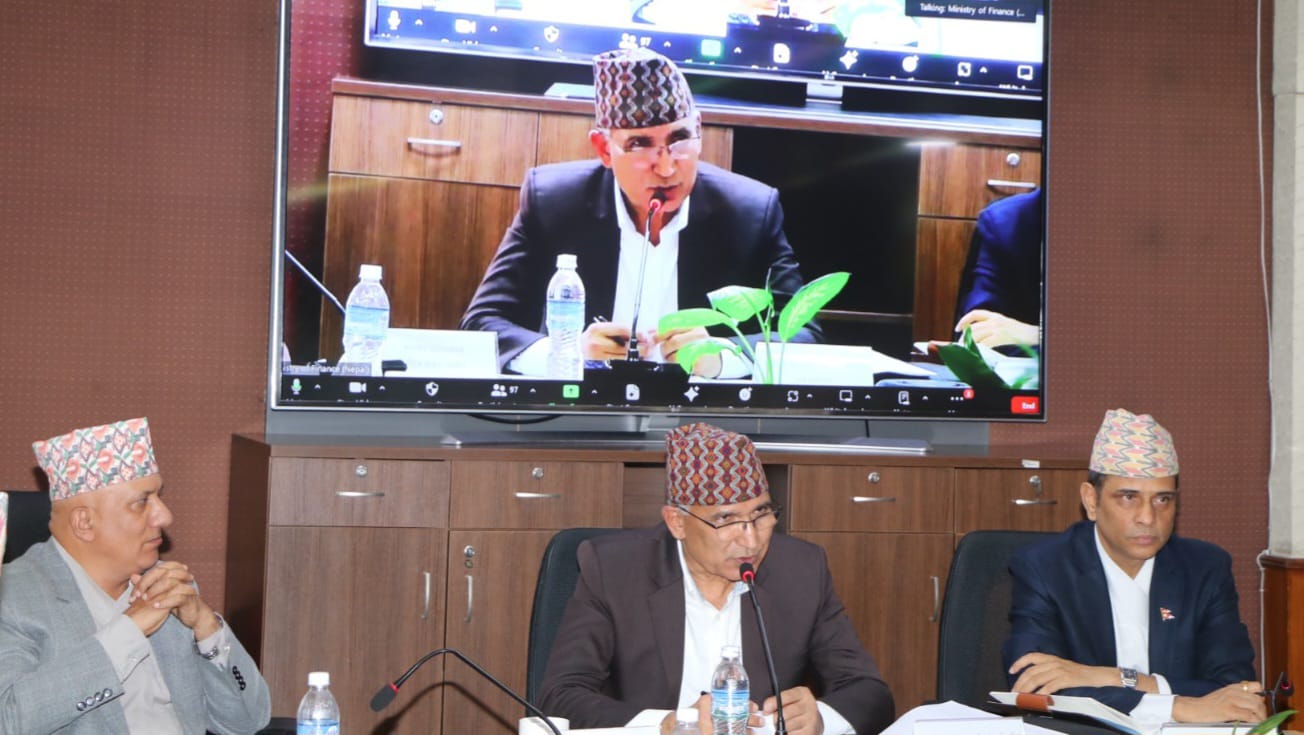 राजस्व संकलनको लक्ष्य पूरा गर्नेगरी काम गर्न अर्थमन्त्रीको निर्देशन