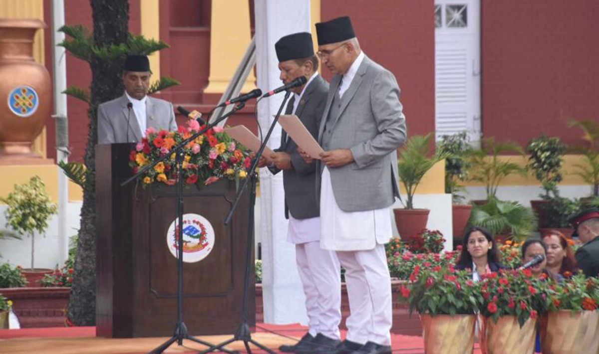 सिंह र पौडेलले लिए उपप्रधानमन्त्रीको शपथ