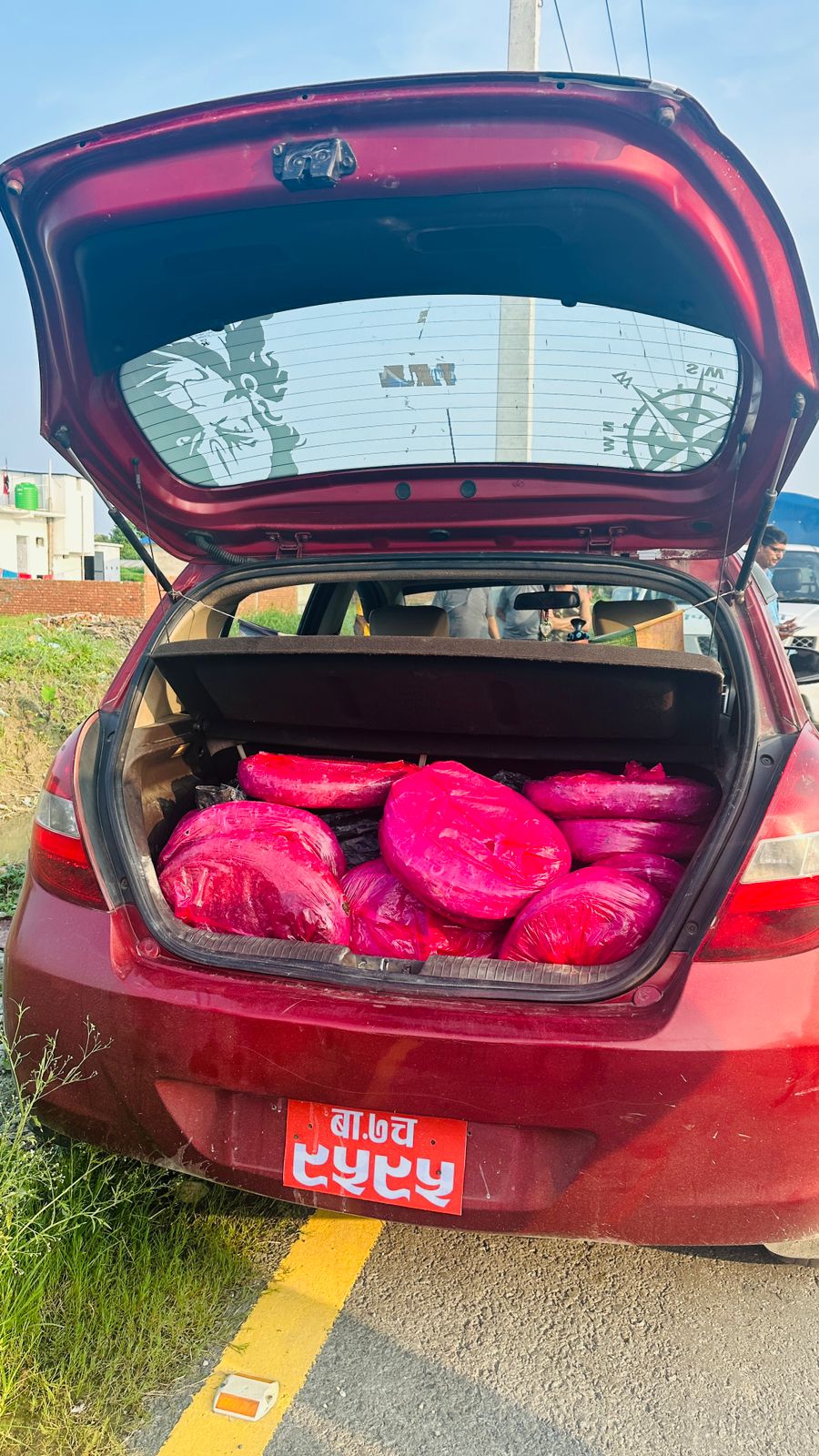 मोरङमा चालक बिनाको कारमा भेटियो १ सय १५ किलोग्राम गाँजा