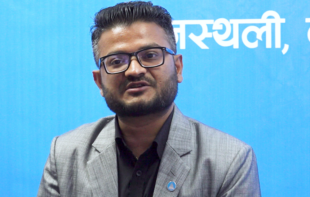 रास्वपाले मुकुल ढकाललाई सबै पदबाट हटायो, साधारण सदस्य भने रहने