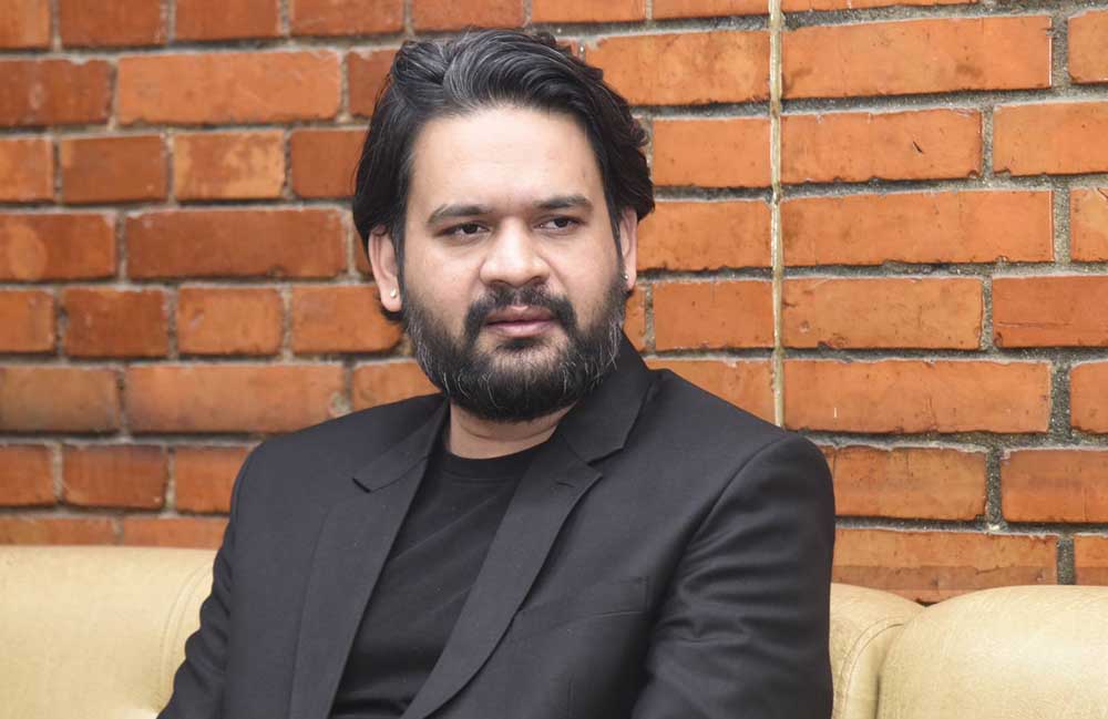 बालेनको कविता- 'सत्यको कुनै एउटा पहिचान हुदैन'