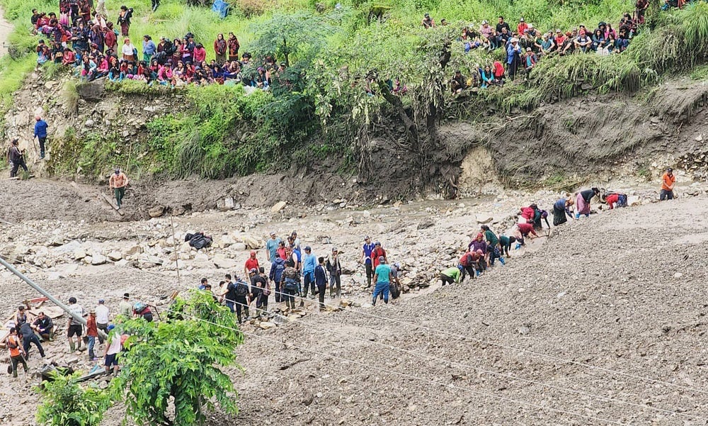 गोरखाको धार्चेमा पहिरोमा बेपत्ता पाँच जनाको अवस्था अझै अज्ञात