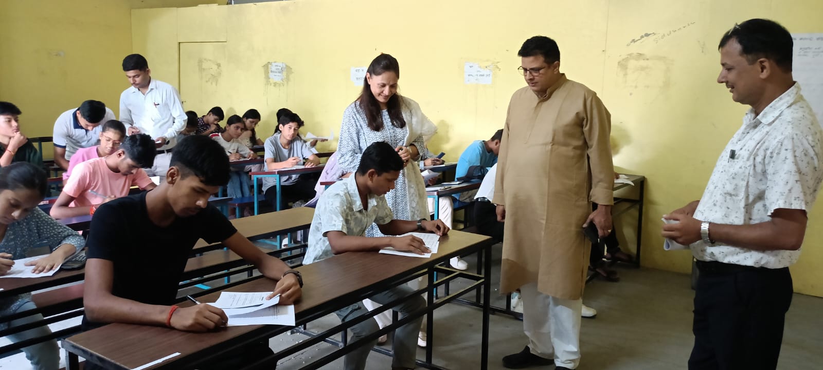 विराटनगरमा कक्षा ११ को छात्रवृत्तिका लागि परीक्षा सञ्चालन