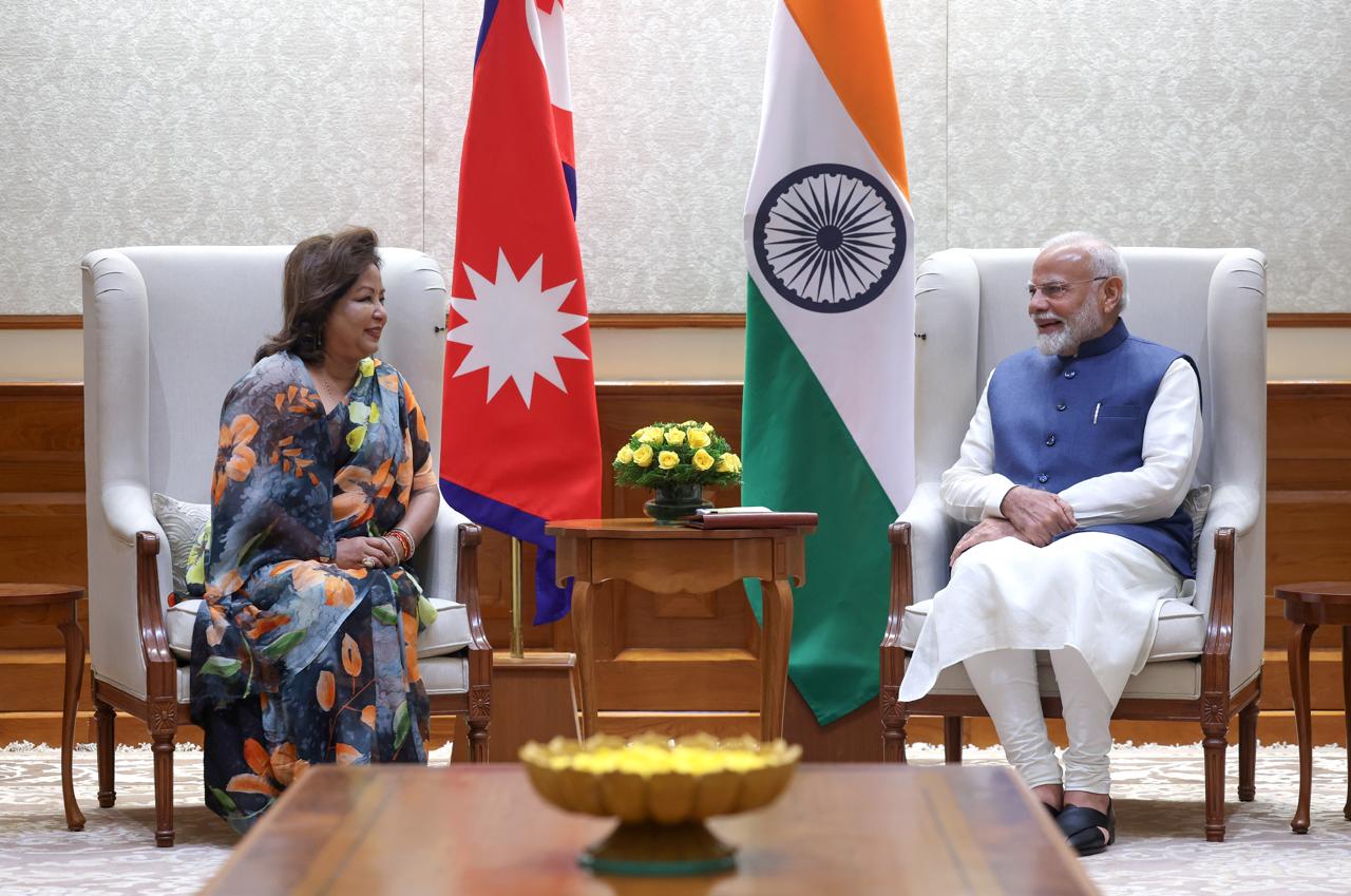 परराष्ट्रमन्त्री डा. राणाद्वारा भारतीय प्रधानमन्त्री मोदीसँग शिष्टाचार भेट