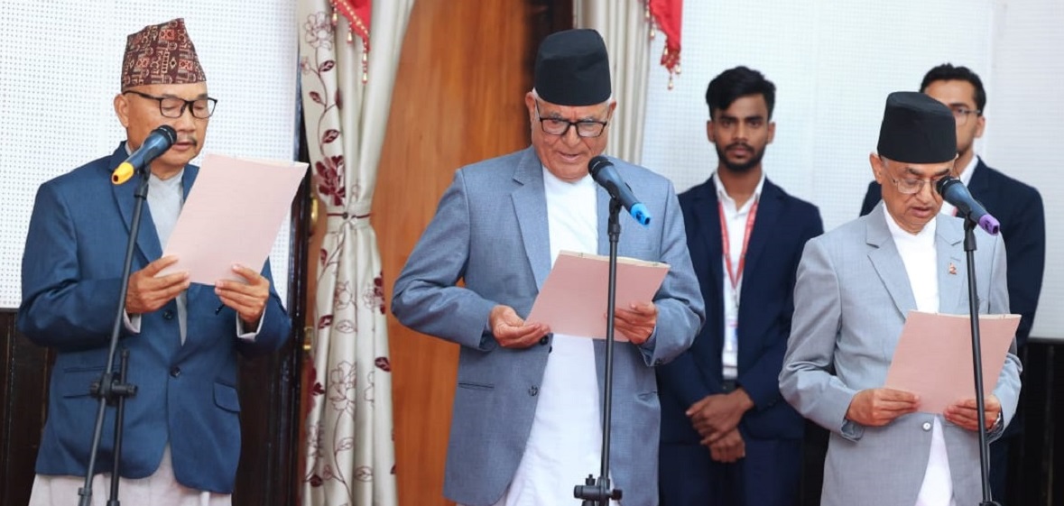 बागमती, लुम्बिनी र कर्णालीका प्रदेश प्रमुखले लिए पद तथा गोपनीयताको शपथ
