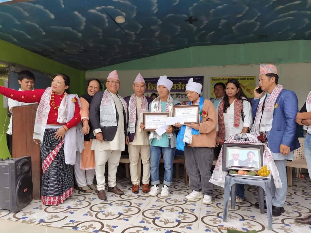 एसइईमा उत्कृष्ट अङ्क ल्याउने विद्यार्थीलाई सम्मान