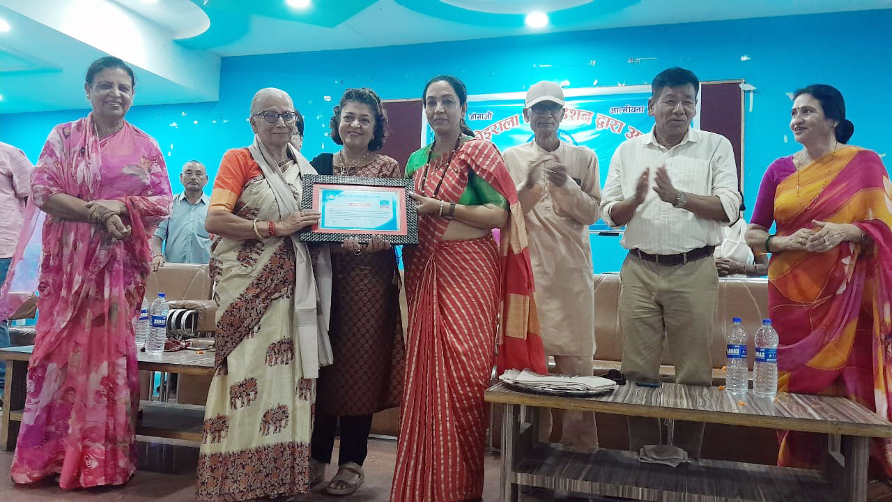 विराटनगरमा सुशील कोइराला फाउण्डेशनद्वारा ५ महिला नेत्री सम्मानित