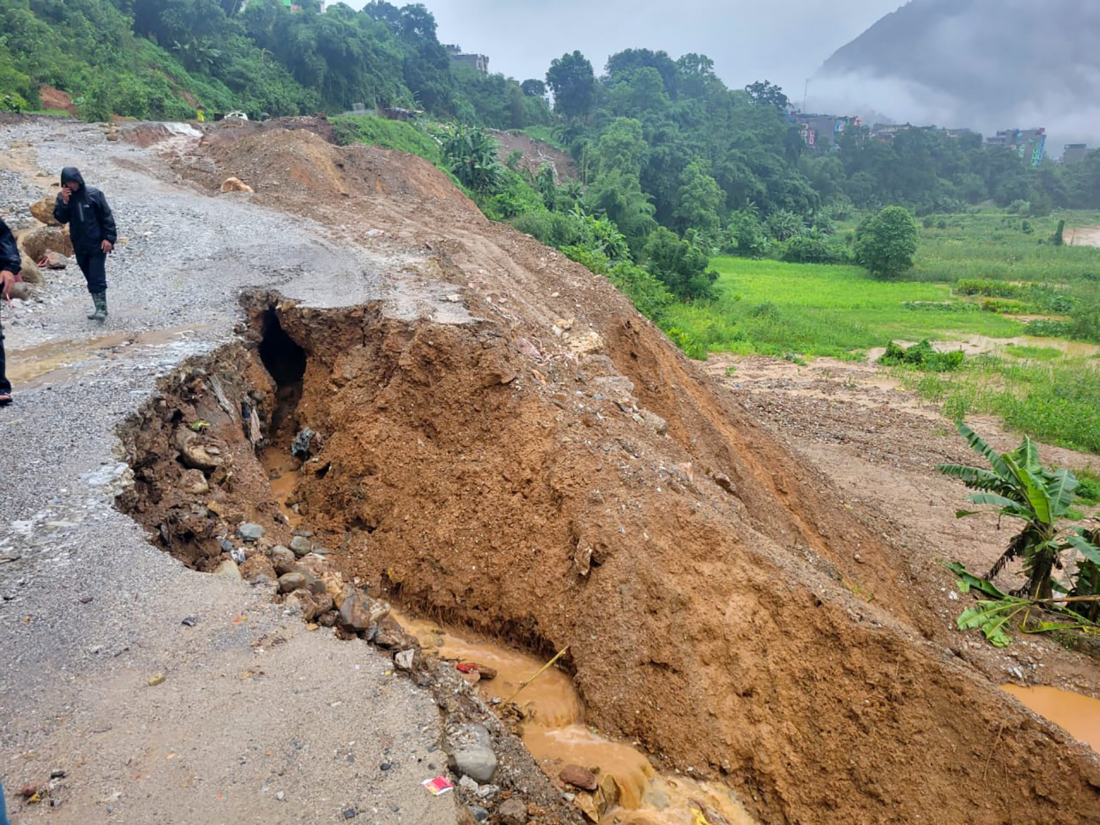 अपडेट : बाढी-पहिरोमा परी देशभर २४ जनाको मृत्यु, २७ बढी बेपत्ता
