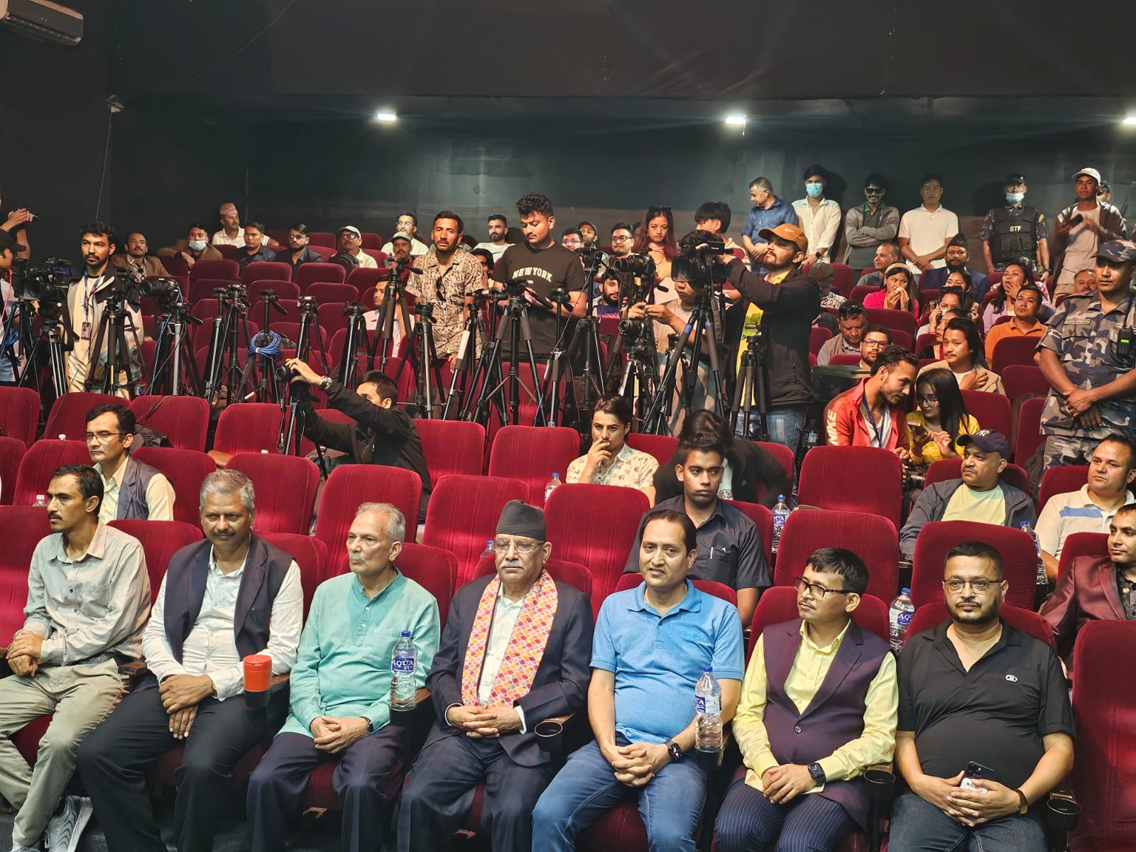 प्रचण्ड र बाबुरामले एउटै मञ्चबाट भने : जनयुद्ध आधुनिक नेपाल निर्माणपछिको सबैभन्दा ठूलो परिघटना