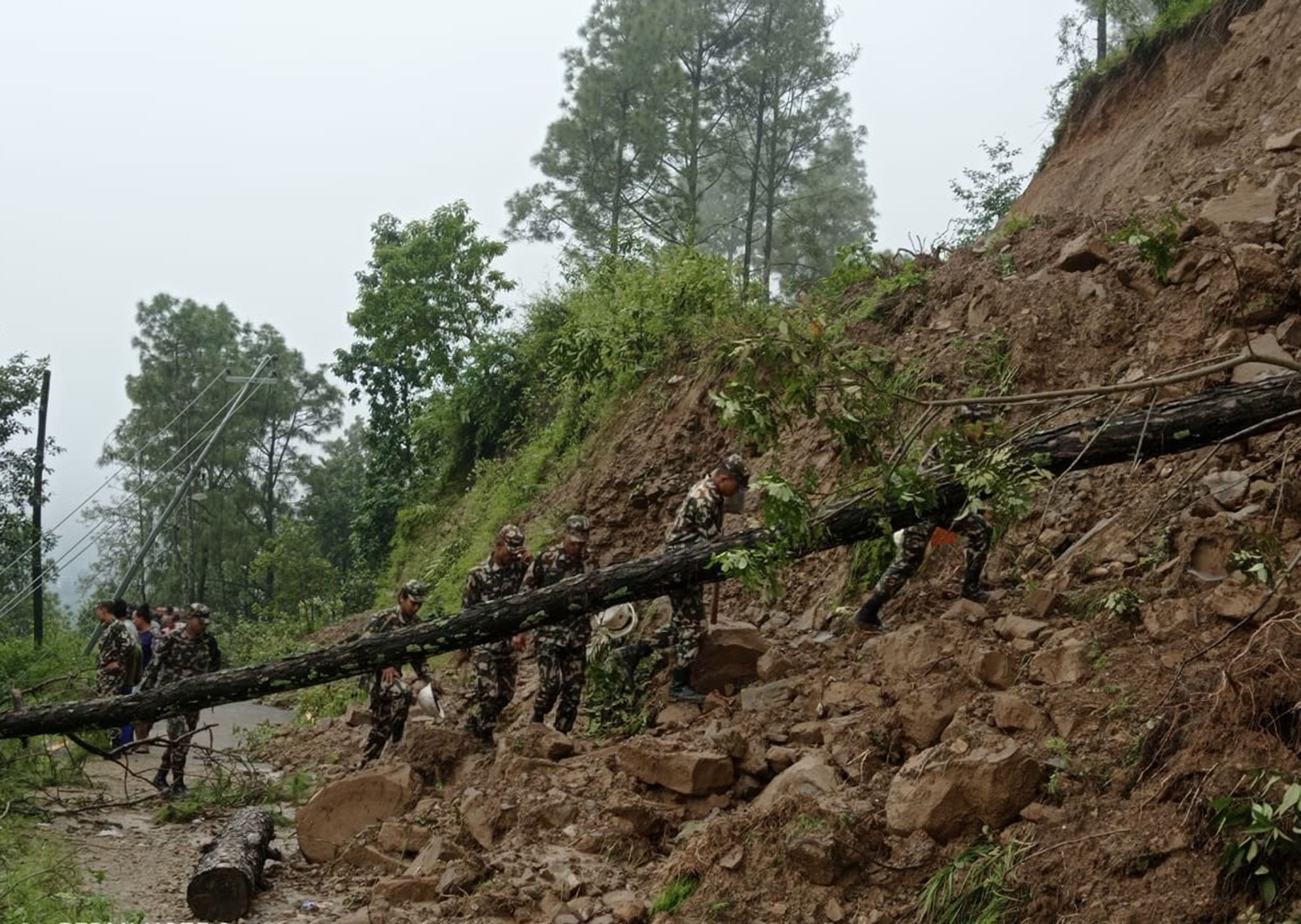 बाढी पहिरोमा मृत्यु हुनेको संख्या १०२ पुग्यो, ६४ जना बेपत्ता