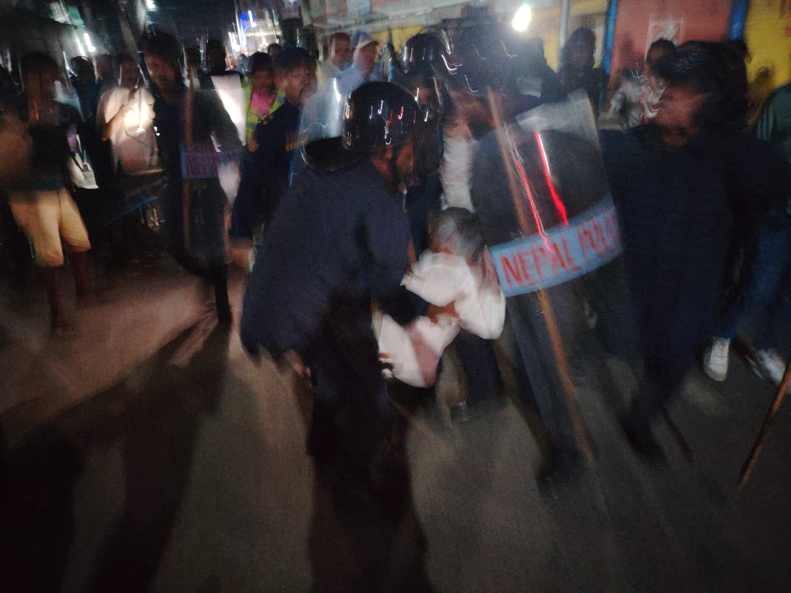 कोशीका पूर्व मुख्यमन्त्री केदार कार्की अनशनस्थलबाटै पक्राउ, दोहोरो झडपले स्थिति तनावग्रस्त