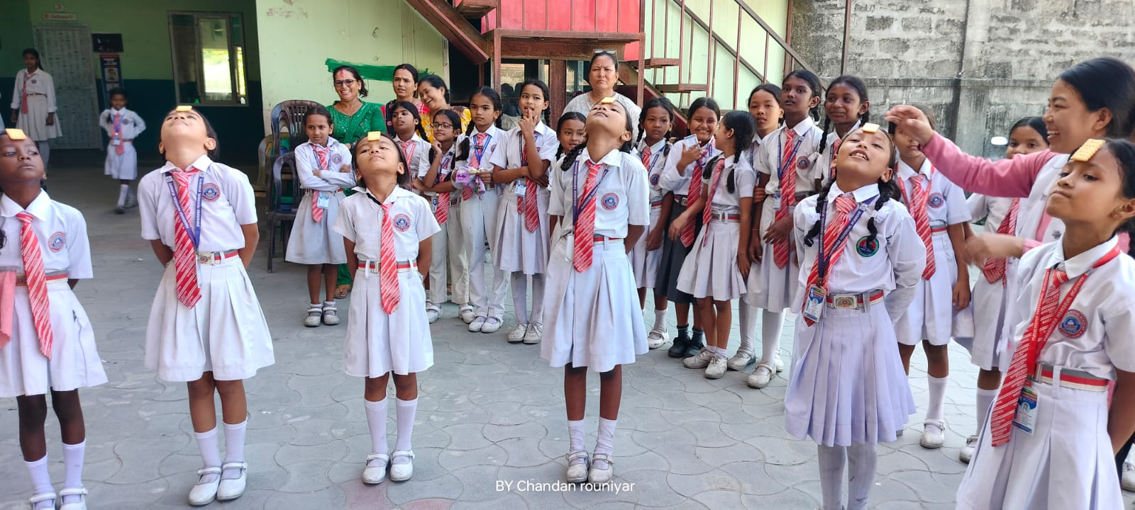 दुहबीको महेन्द्र स्कुलमा विभिन्न कार्यक्रम गर्दै बाल दिवस मनाइयो