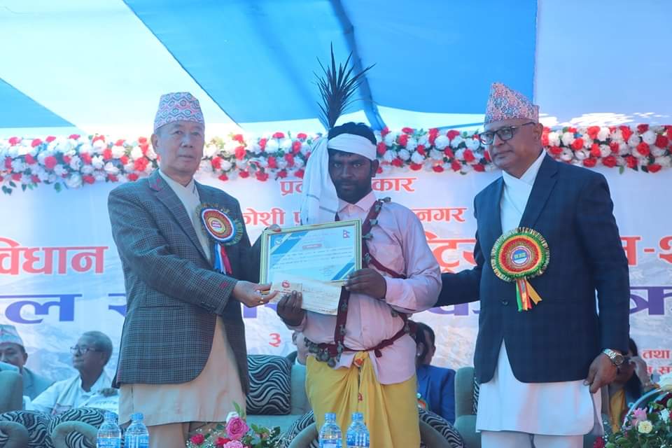 समृद्ध नेपाल, सुखी नेपालीको आकाङ्क्षालाई पुरा गर्न सबै एकजुट हुनुपर्छ : मुख्यमन्त्री कार्की