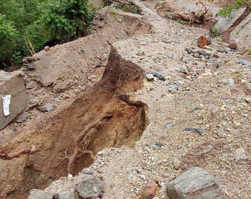 उदयपुरमा पहिरोका कारण ६ घरपरिवार विस्थापित