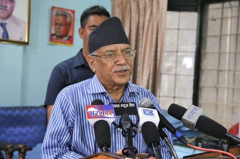 ओलीलाई प्रचण्डको जवाफ : जनताको राउन्ड किक कस्तो हुन्छ तिनले देख्नेछन्