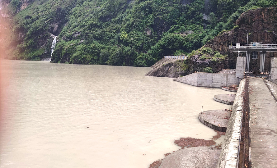 निरन्तरको वर्षाले माथिल्लो तामाकोशी जलविद्युत् केन्द्रको विद्युत उत्पादन बन्द