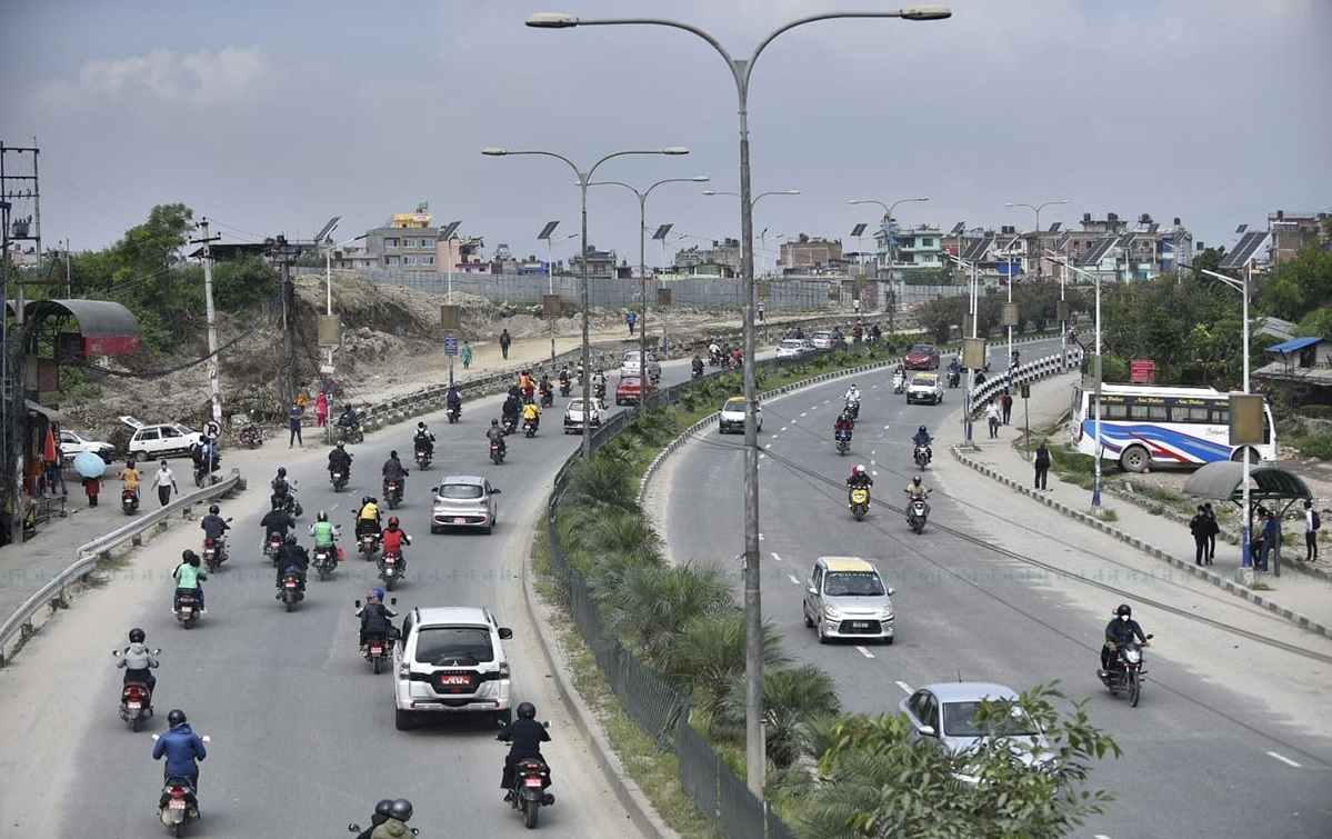 घट्यो चार पाङ्ग्रे गाडीको आयात बढ्यो दुई पाङ्ग्रेको