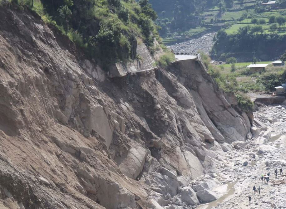 बाढीपहिरोमा परी मृत्यु हुनेको सङ्ख्या दुई सय ४६ पुग्यो 