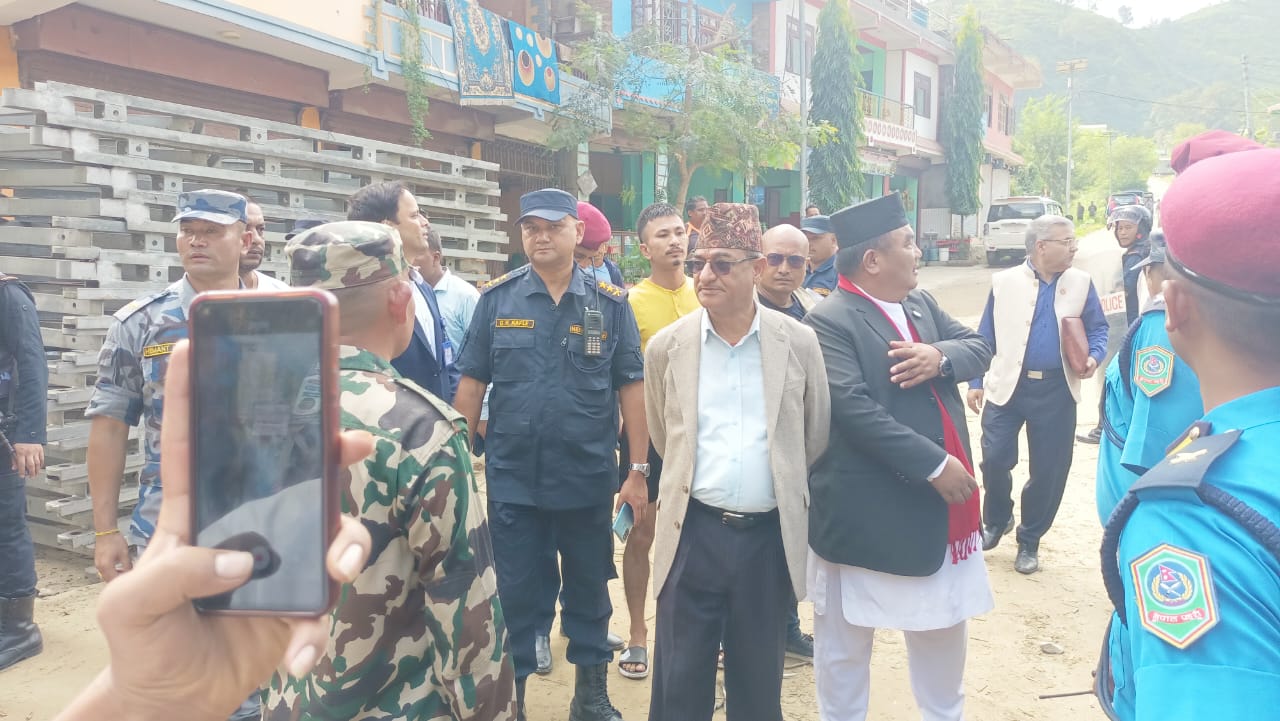 एक साताभित्र अवरुद्ध बीपी राजमार्ग खुल्छ :गृहमन्त्री