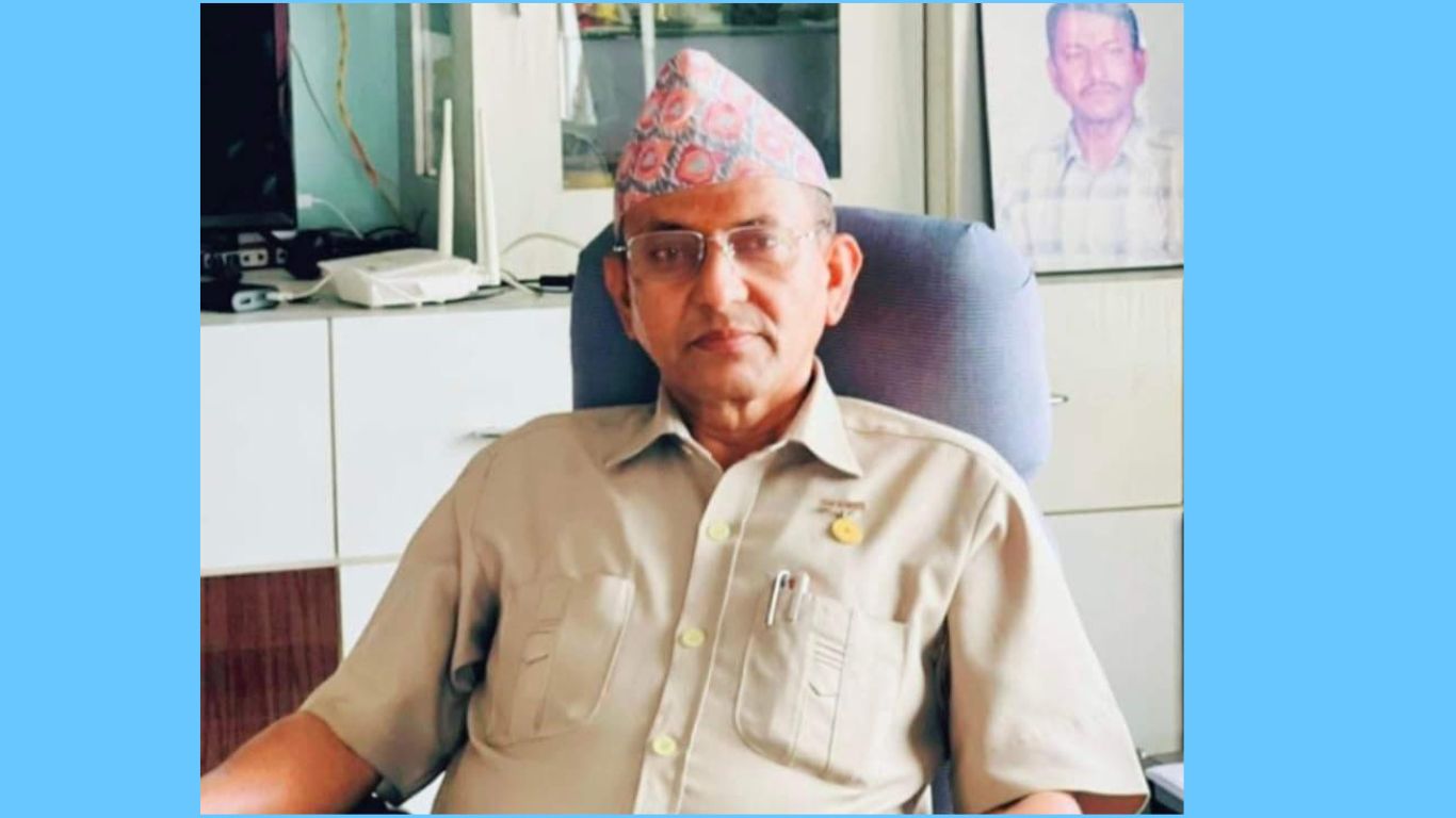 उर्लाबारीका मेयर खरेलमाथि नगरपालिका परिसरमै मुक्का प्रहार