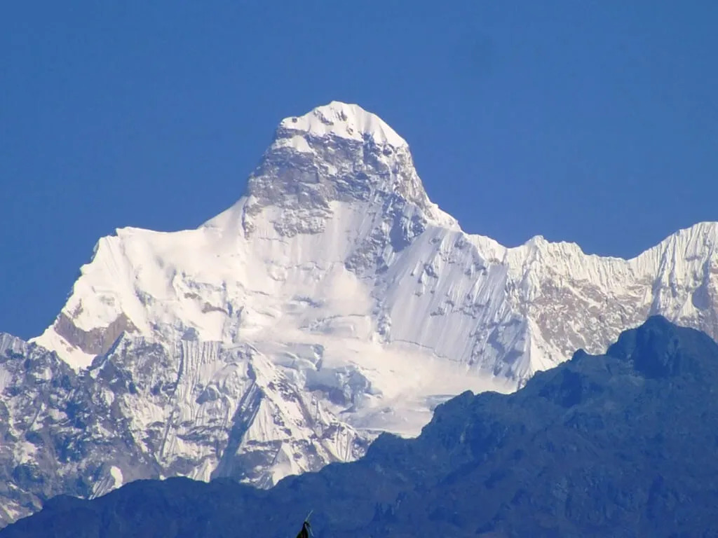 कुम्भकर्ण हिमालमा फोहर सङ्कलन