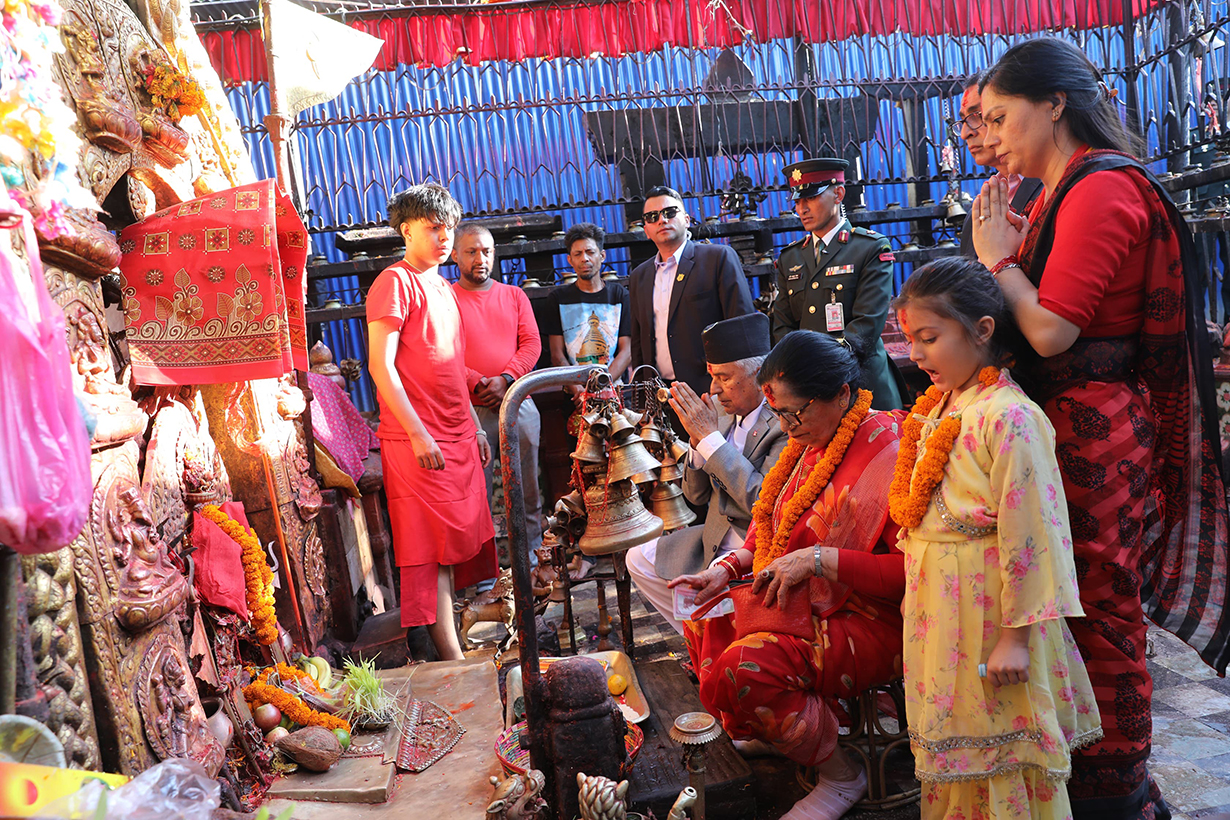 राष्ट्रपति पौडेलले गरे विभिन्‍न शक्तिपीठमा पूजाअर्चना