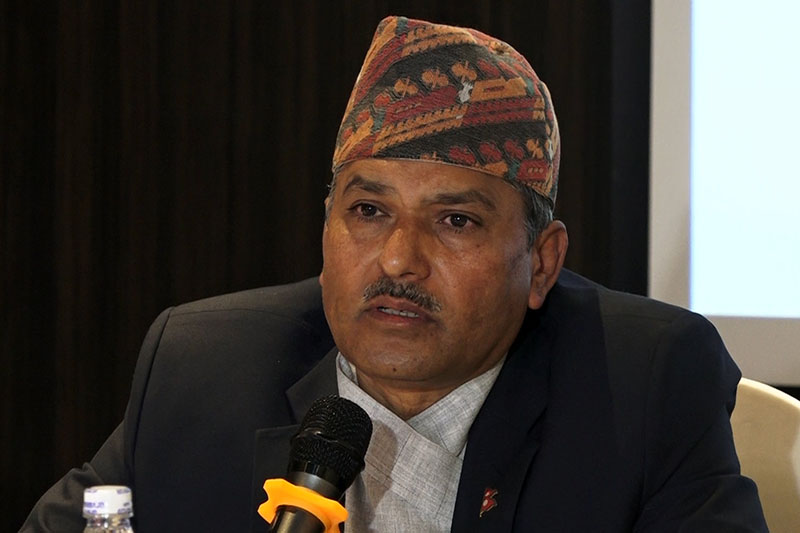 बैंकिङ सेवालाई प्रतिस्पर्धी र व्यावसायिक बनाइनुपर्छ : गभर्नर अधिकारी