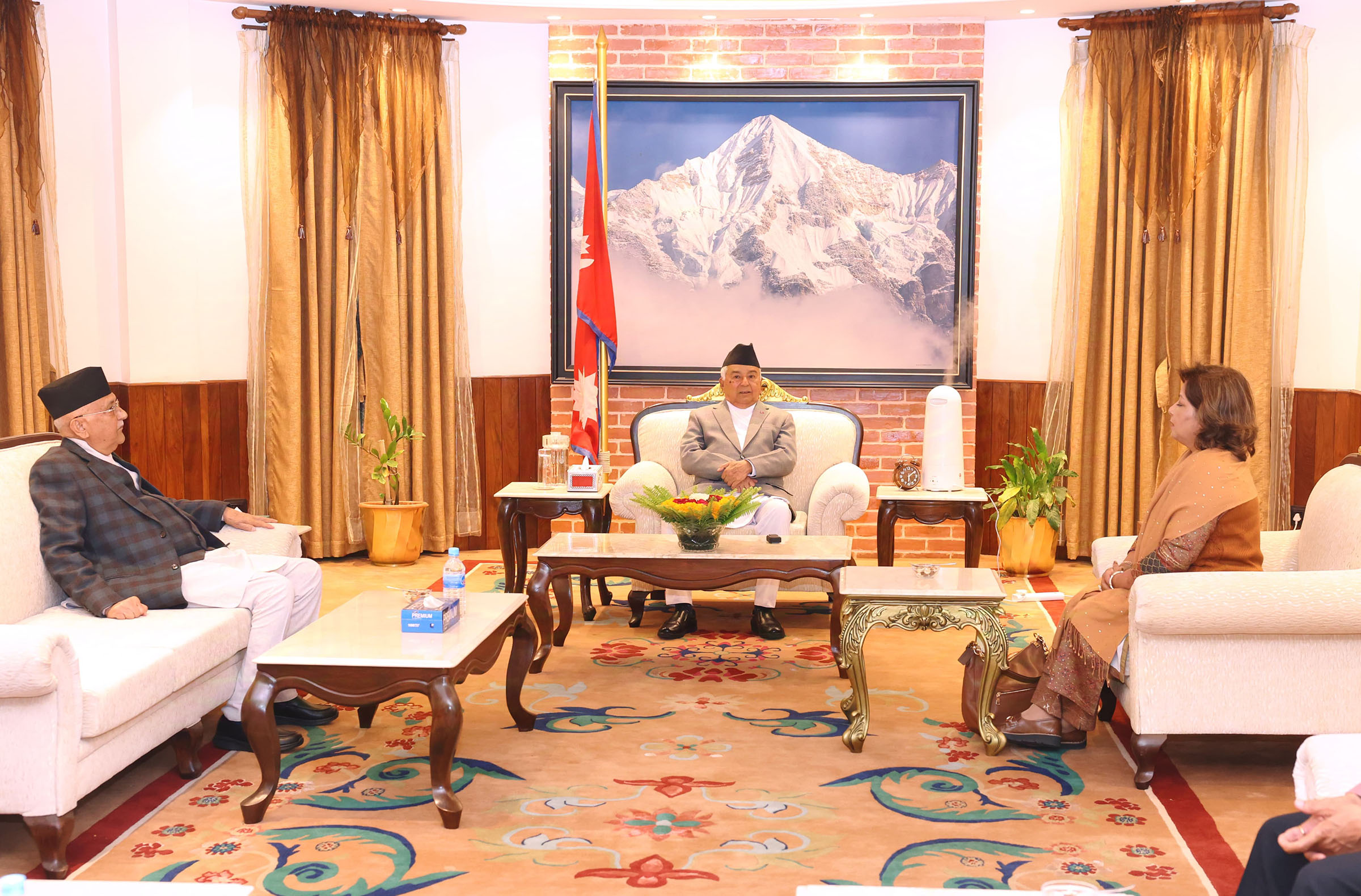 राष्ट्रपति पौडेलसँग प्रधानमन्त्री ओलीको भेट