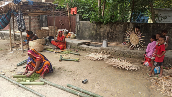 प्लास्टिकका सामग्रीले पुख्र्यौली पेसा सङ्कटमा