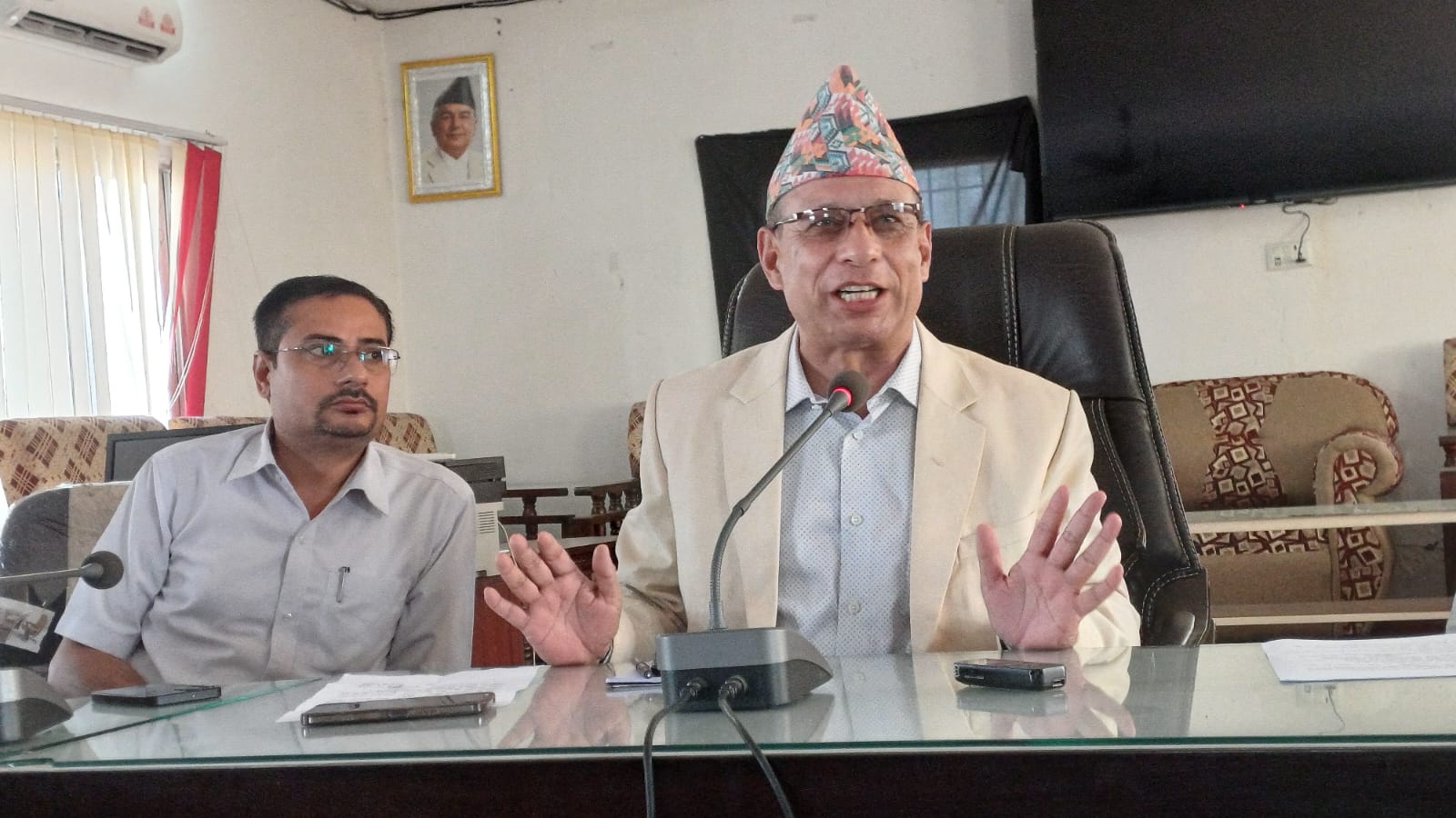 मानव तस्करी प्रकरणमा पूर्वमन्त्री अधिकारीविरूद्ध सरकारी वकिलले मुद्दा नचलाउने
