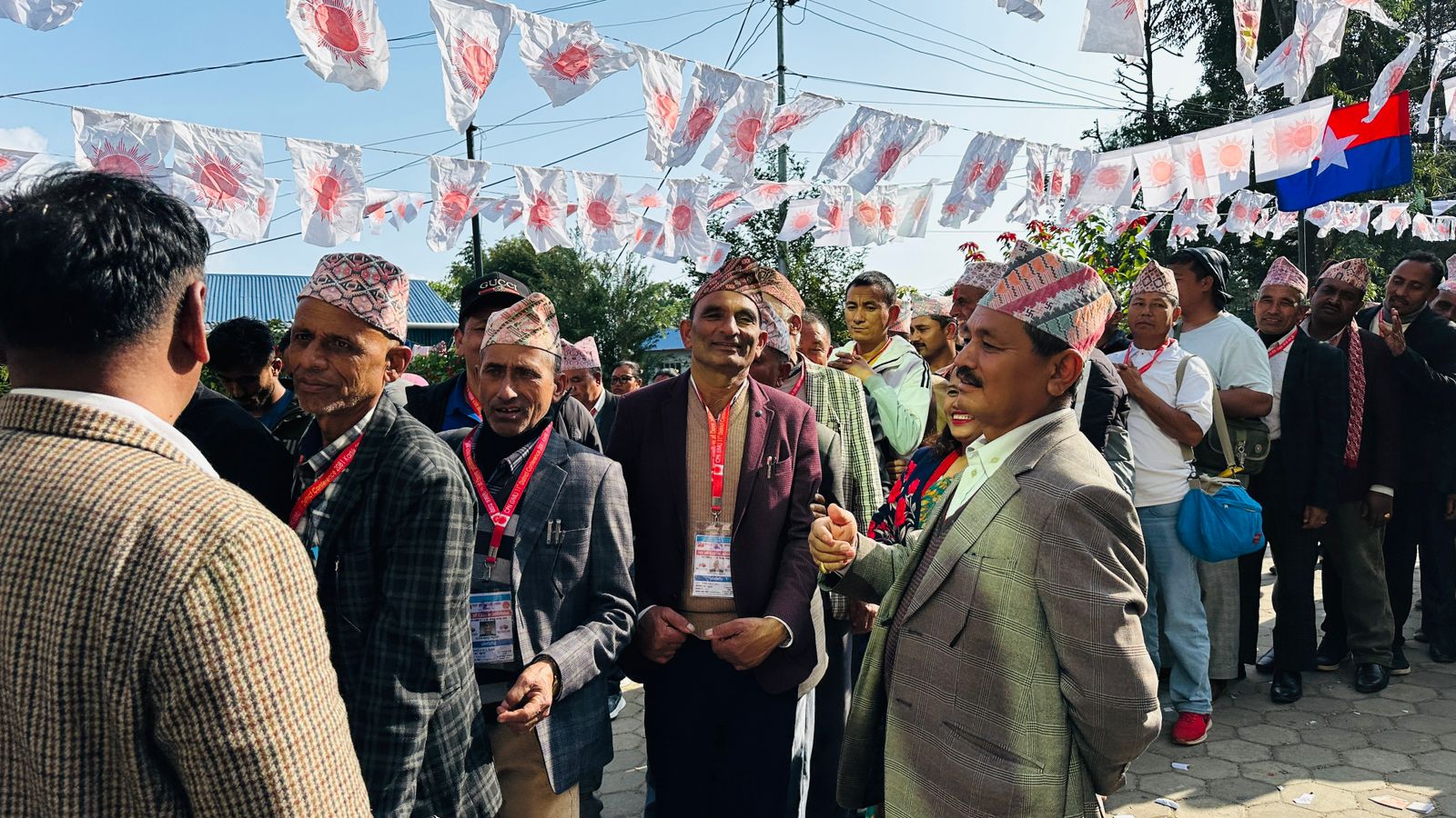 एमाले इलामको नेतृत्व चयनका लागि मतदान जारी
