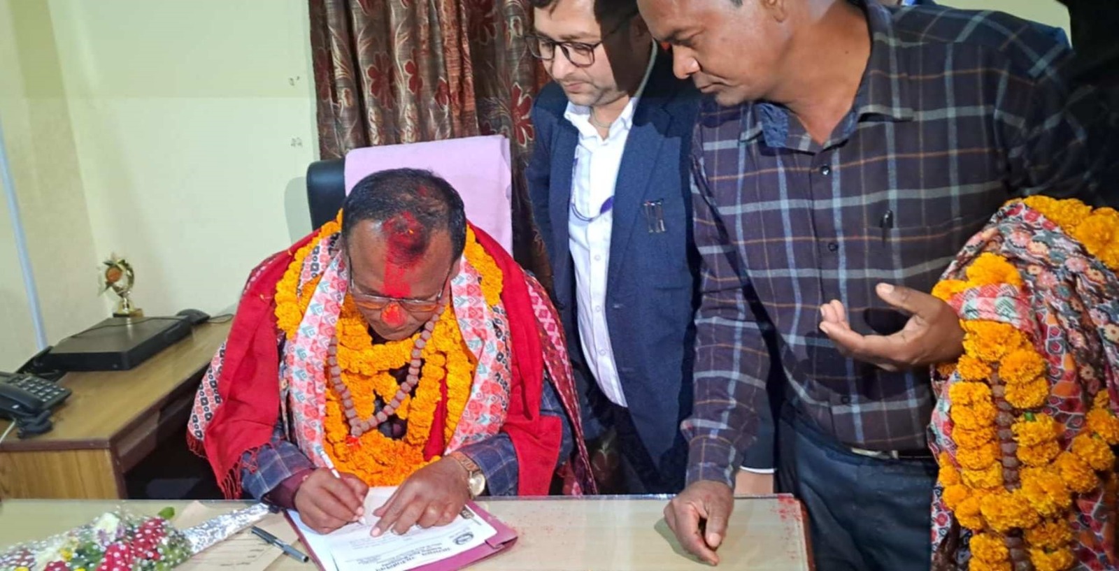 ग्रामथानका नवनिर्वाचित अध्यक्ष माझीको पहिलो निर्णय : गाउँबासीलाई निःशुल्क एम्बुलेन्स उपलब्ध गराउने