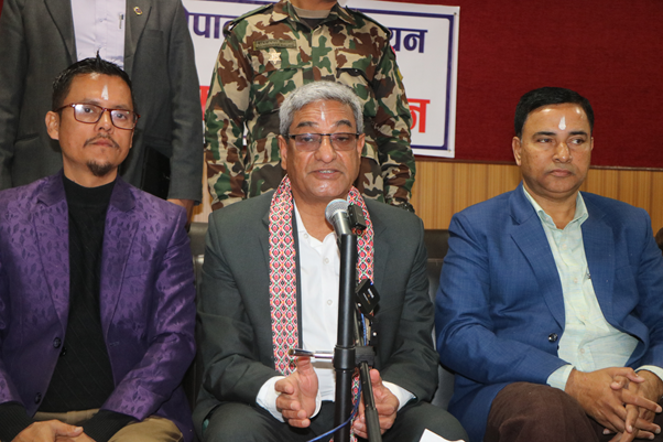 संविधान संशोधन सबैदलको सहमतिमा हुन्छ: गृहमन्त्री लेखक