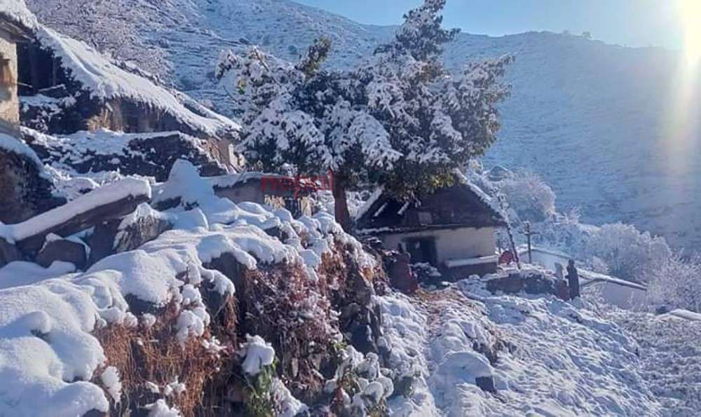 सङ्खुवासभाको मकालु क्षेत्रमा हिमपात, जनजीवन प्रभावित