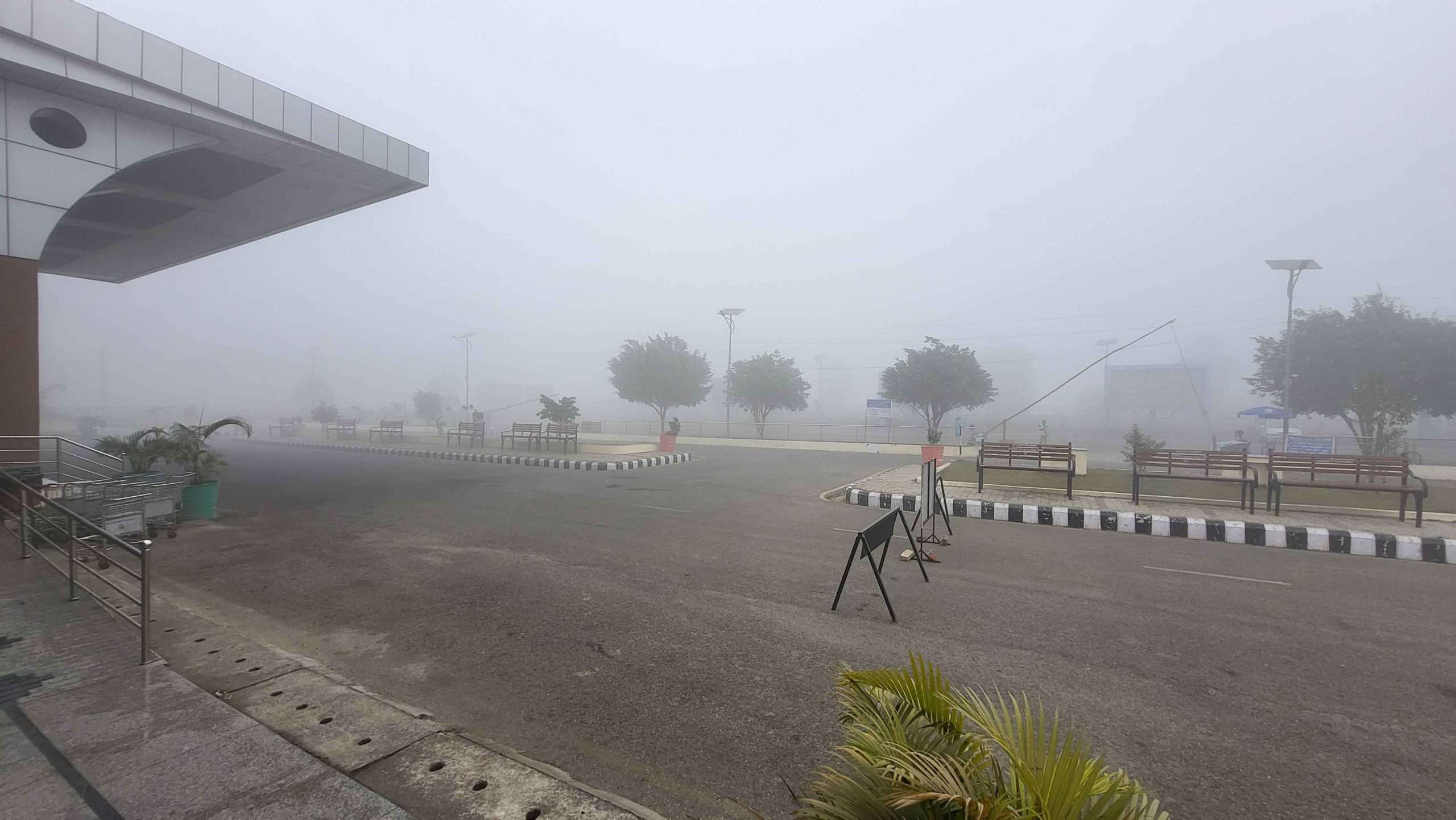 भिजिबिलिटी कम हुँदा उडान प्रभावित, यात्रुलाई घण्टौँ कुर्नुपर्ने बाध्यता