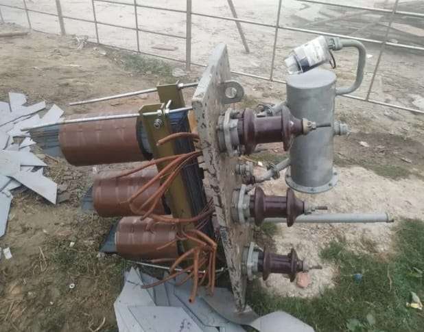 विद्युतको ट्रान्सर्फमर खोलेर त्यसभित्रका धातु चोरी