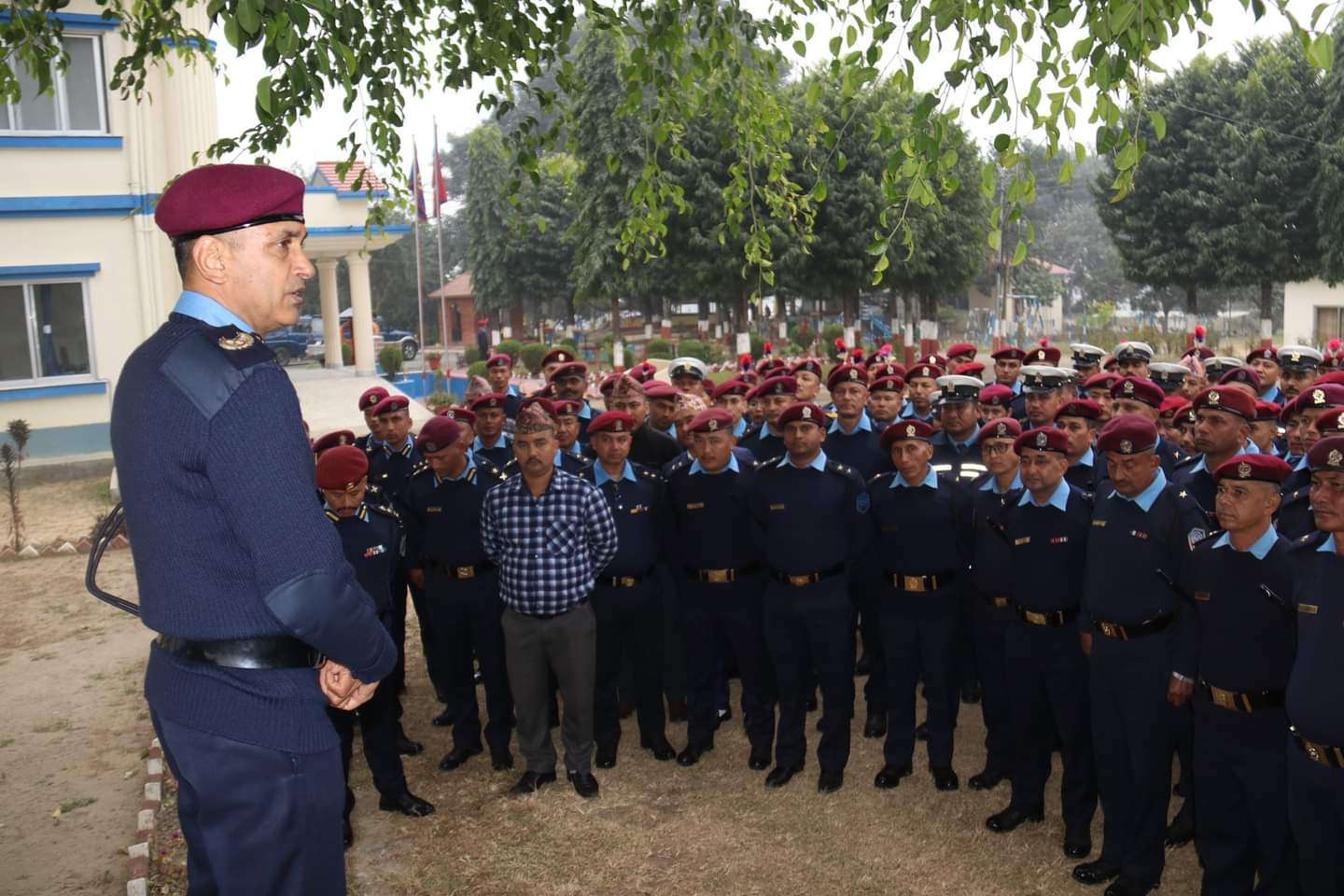 प्रहरी कार्यालय उदयपुरको निरीक्षण गर्दै डीआईजी अधिकारीले भने–“सुरक्षा समाजको मेरूदण्ड”