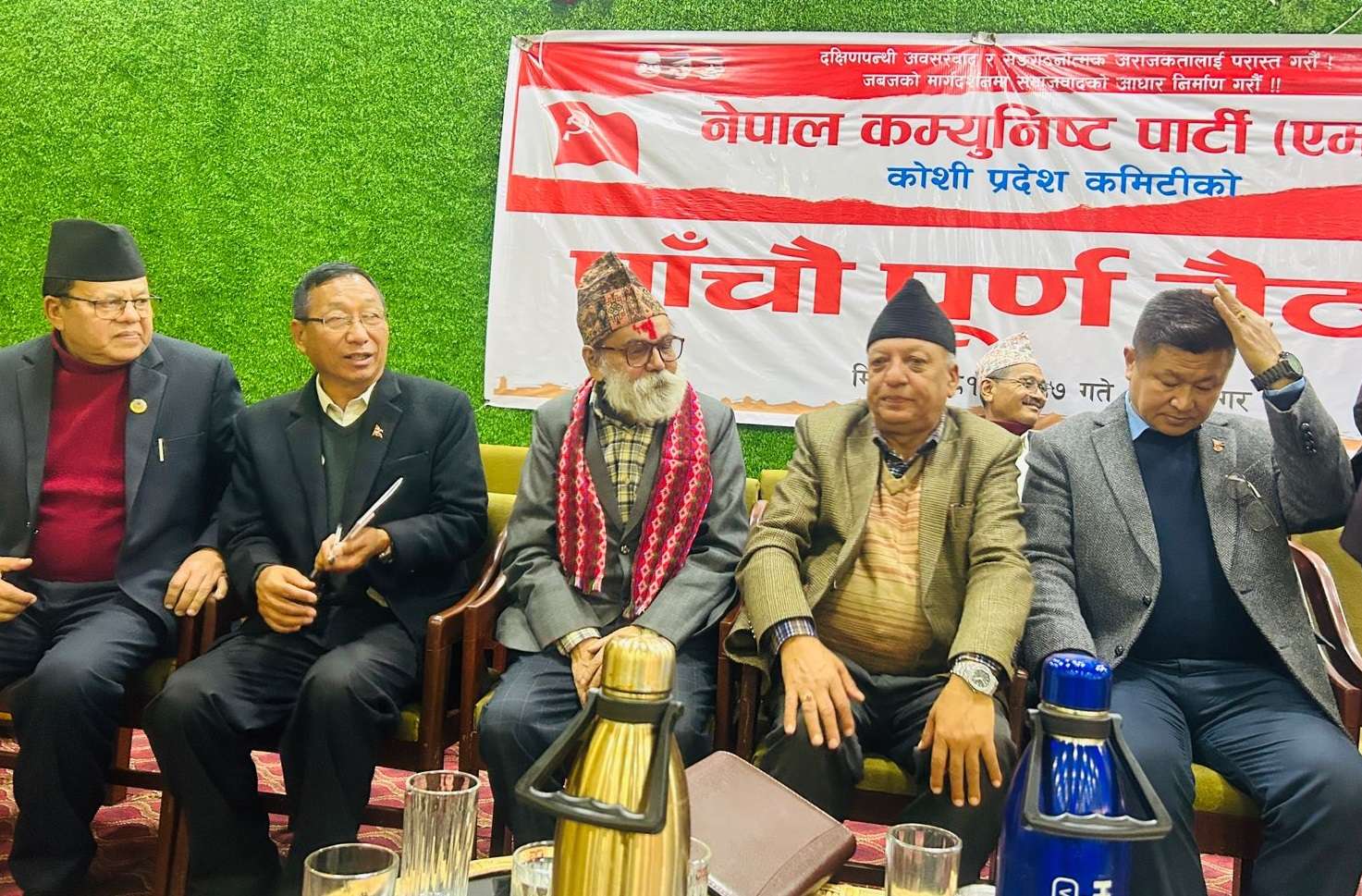 प्रा.डा. शर्मा माओवादी छोडेर पुनः एमालेमै फर्किए