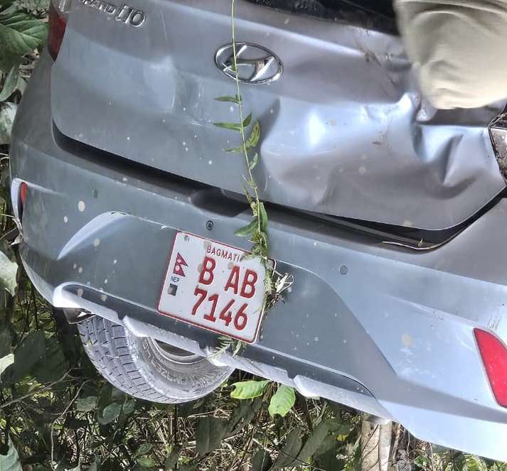 सुनसरीमा न्यायाधीश सवार कार दुर्घटना हुँदा दुई जना घाइते
