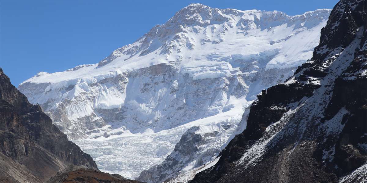१० जनाले गरे कञ्चनजङ्घा हिमाल आरोहण