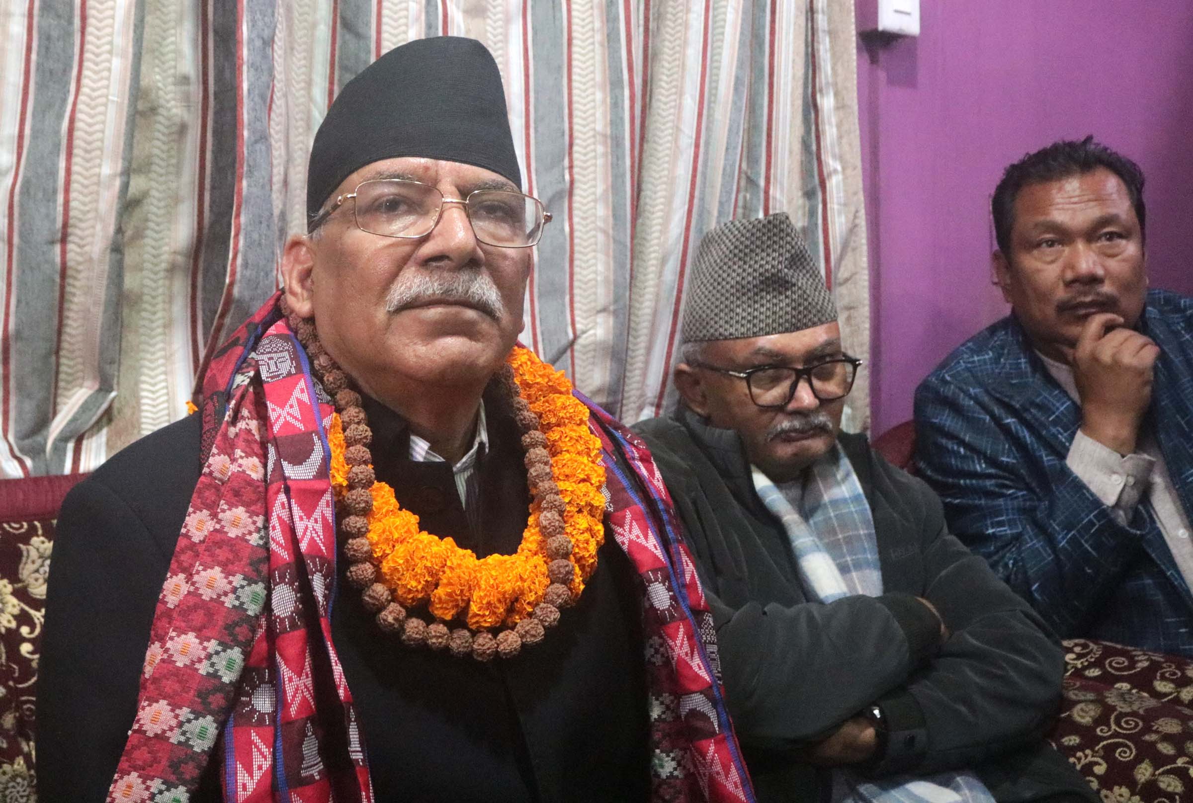 संसद्को अधिवेशन आह्वान गर्न प्रचण्डको माग