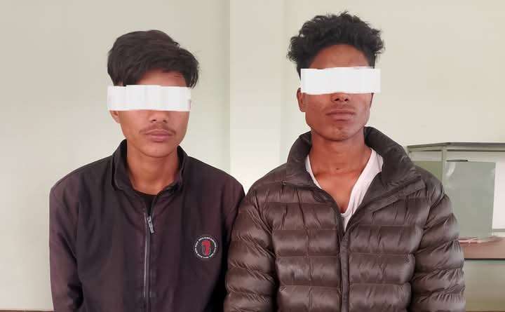 अवैध मालसामानसहित चार जना पक्राउ