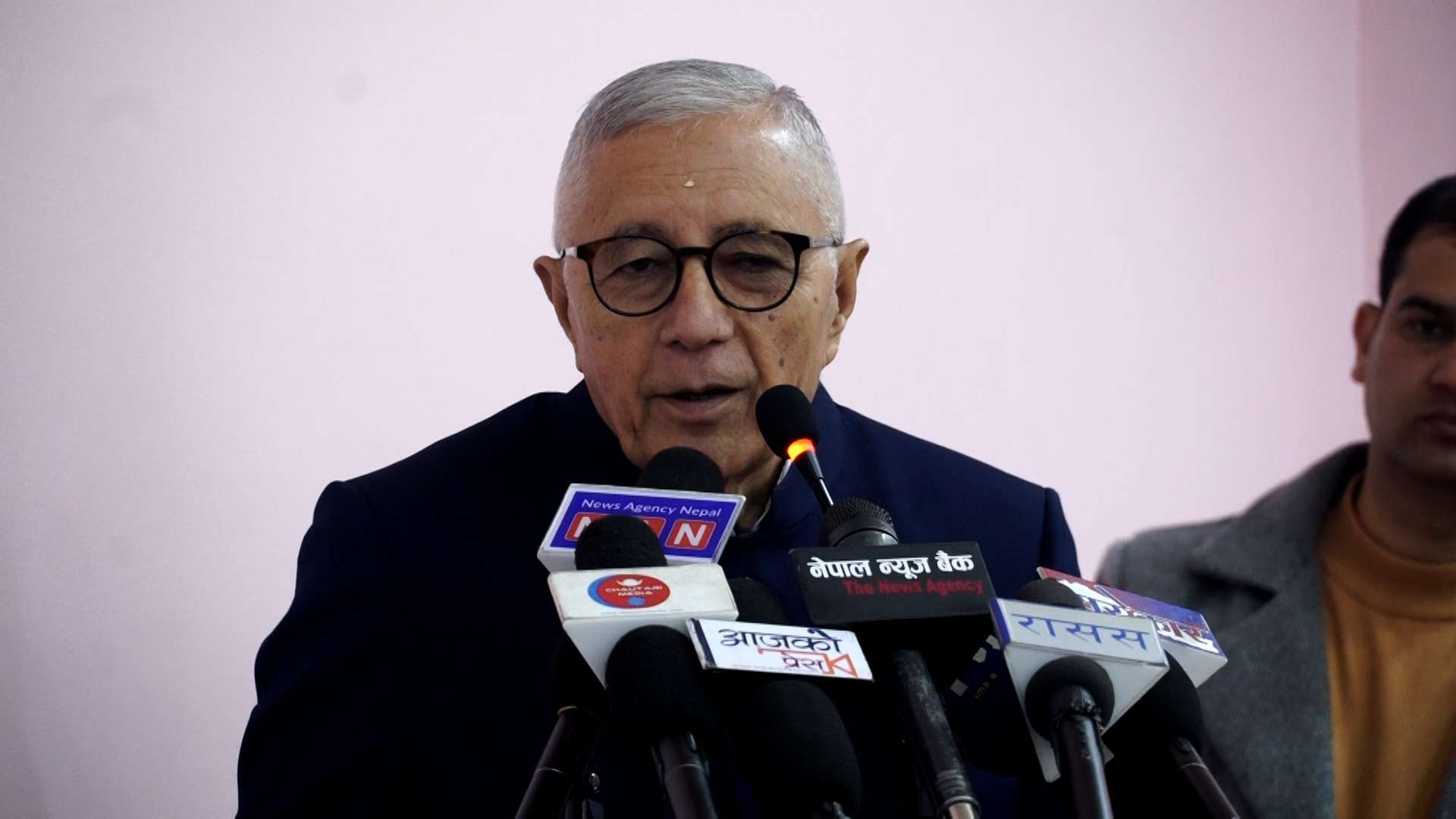 सामाजिक संजाल सम्बन्धि विधेयक जस्ताको त्यस्तै पारित गर्न मिल्दैन : डा. कोइराला