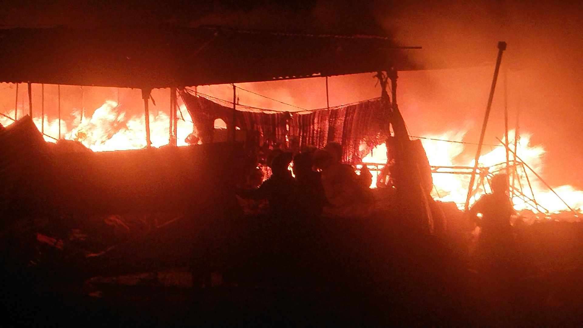 सल्यान महोत्सवमा भीषण आगलागी, ८० स्टलमा आगजनी