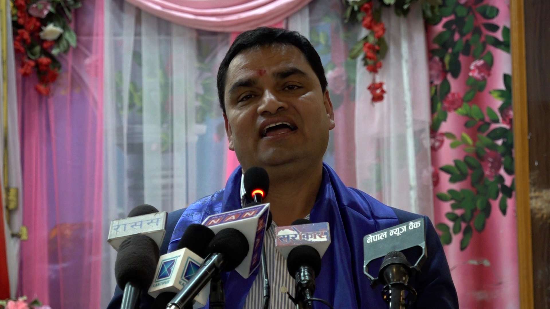 कम्युनिष्टहरुले काँग्रेसको विचार आत्मासाथ गरिरहेका छन् : मन्त्री पौडेल