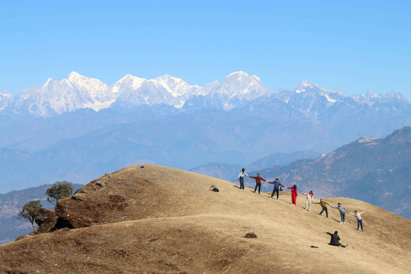 हिउँ नहेरी फर्कन्छन् शैलुङ जाने पर्यटक (तस्बिरहरू)