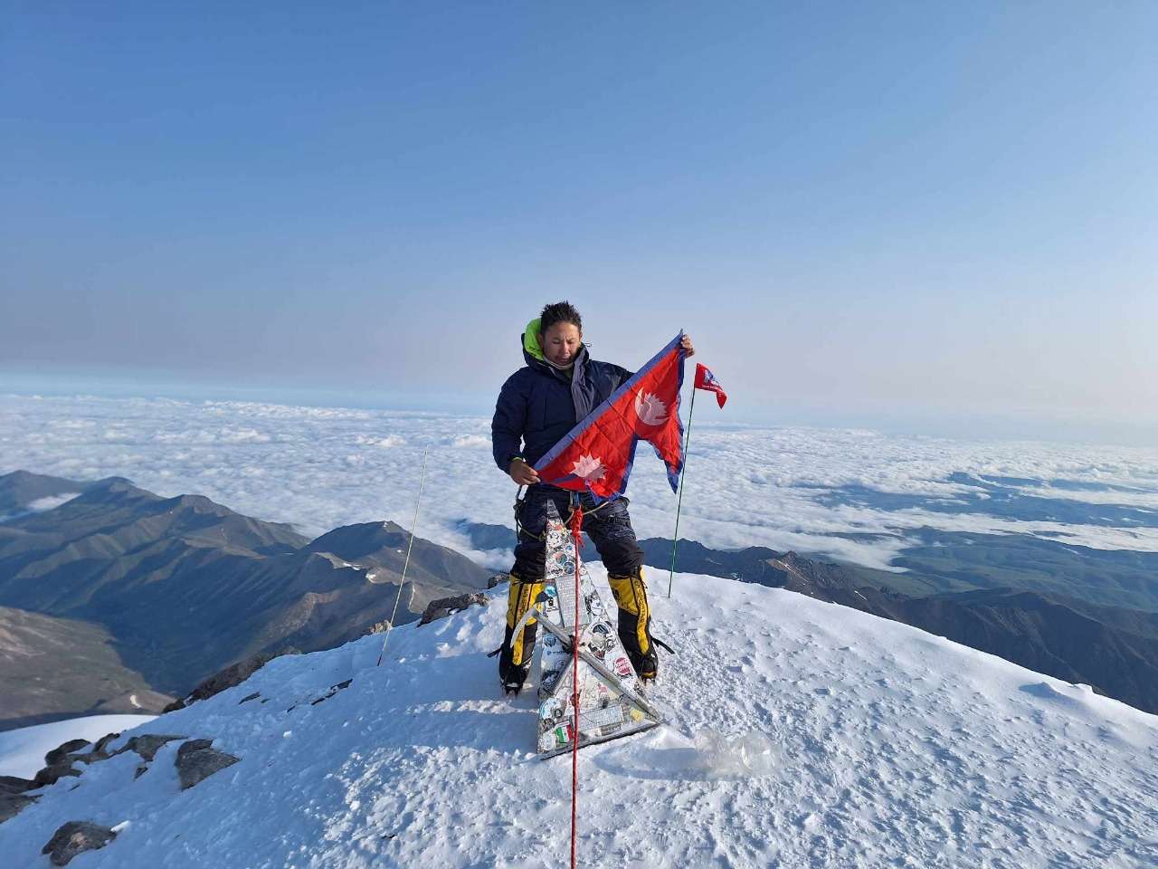 प्रकाशराज पाण्डेको हिमाल यात्रा : सगरमाथादेखि माउन्ट ओकान्कागुवासम्म